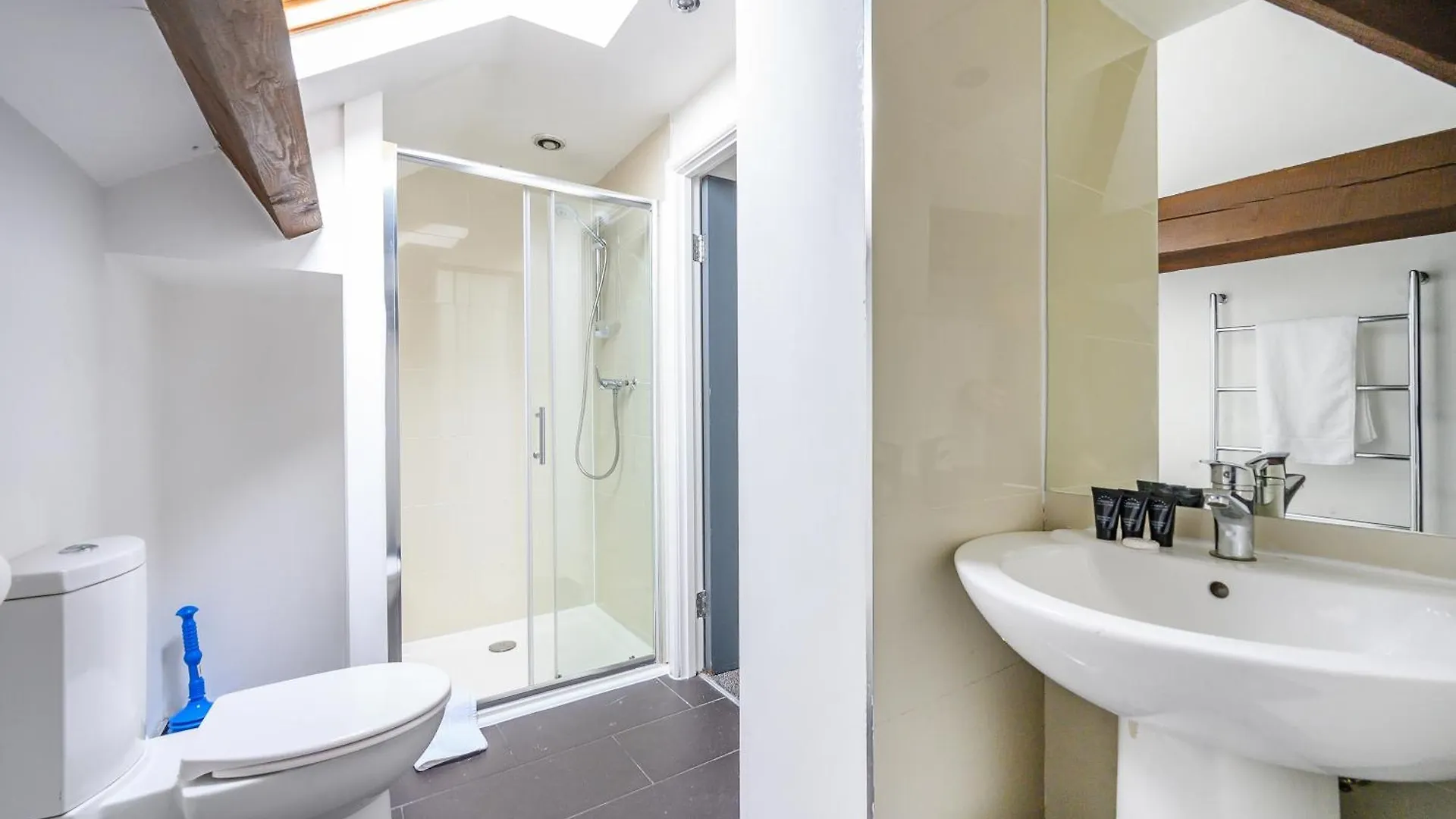 -Rb83- For Your Relaxed,Cosy Stay,Free Parking Leeds  Leeds (West Yorkshire)